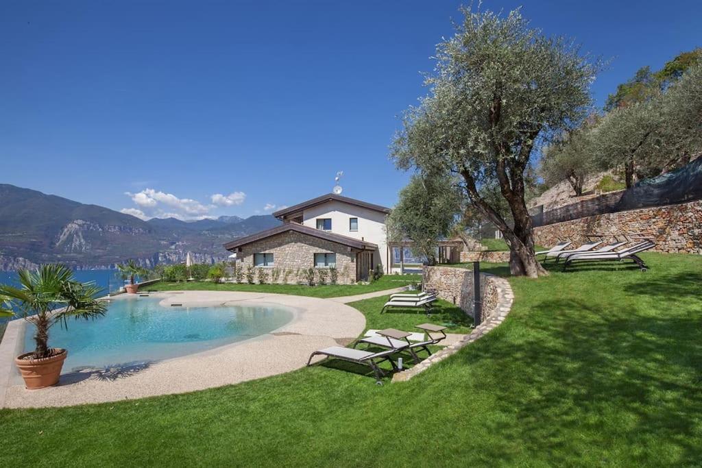 Villa Divina-Apt Armonia-Con Piscina E Vista Lago Castelletto Di Brenzone Exterior photo